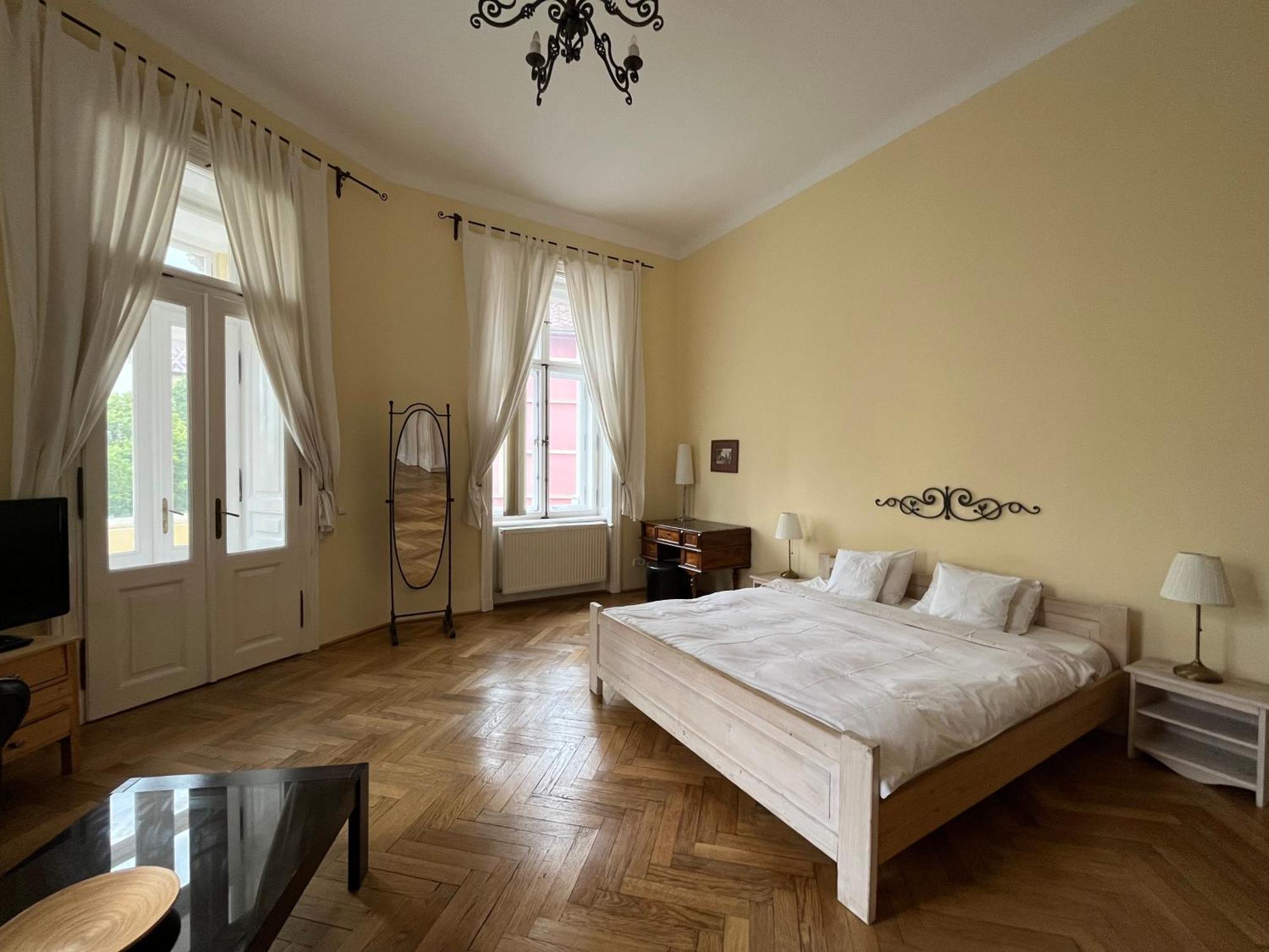 Main Square Apartment 锡比乌 外观 照片